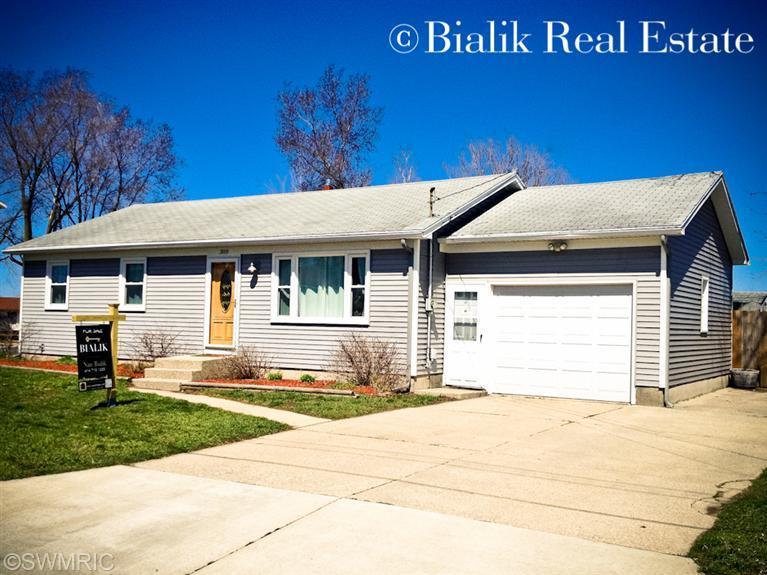 Home for Sale in Grandville, Michigan by Bialik Real Estate by FS Realty